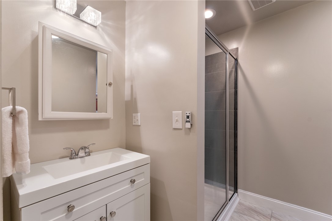 203 East 2nd Avenue Easley, SC 29640 - Photo 20 of 29 Hall Bathroom