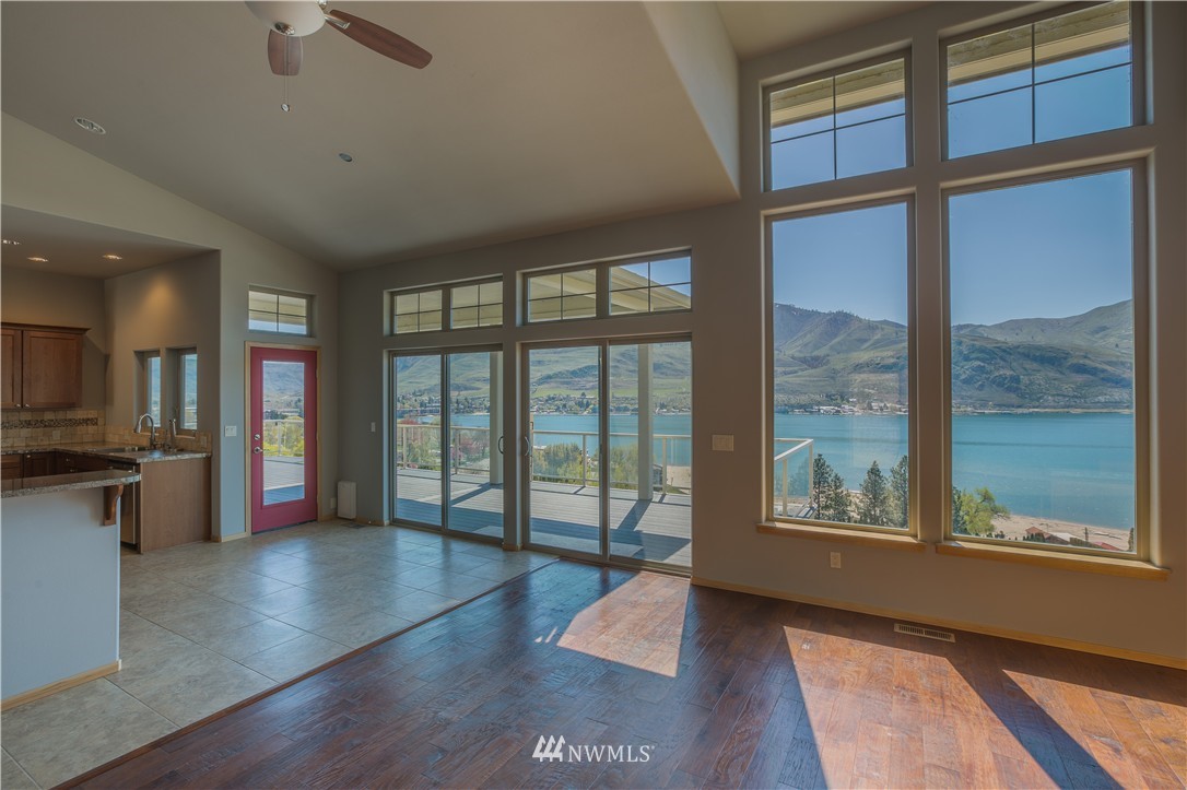 918 West Parkview Road Chelan, WA 98816 - Photo 2 of 9 Gallery Image 2