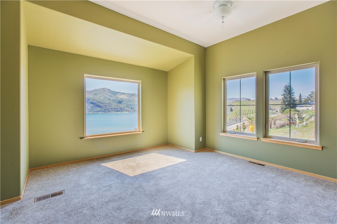 918 West Parkview Road Chelan, WA 98816 - Photo 6 of 9 Gallery Image 6