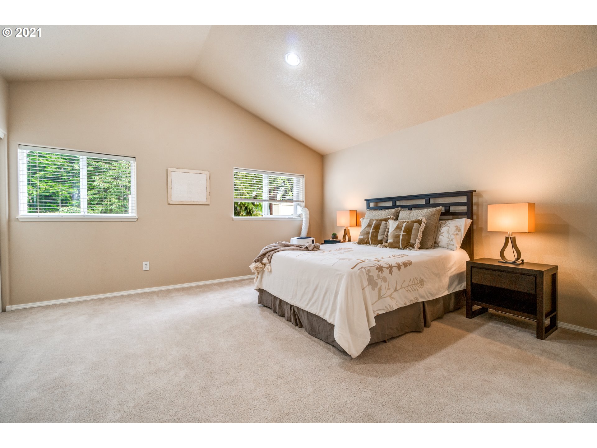 549 Southwest California Street Portland, OR 97219 - Photo 13 of 22 Gallery Image 13
