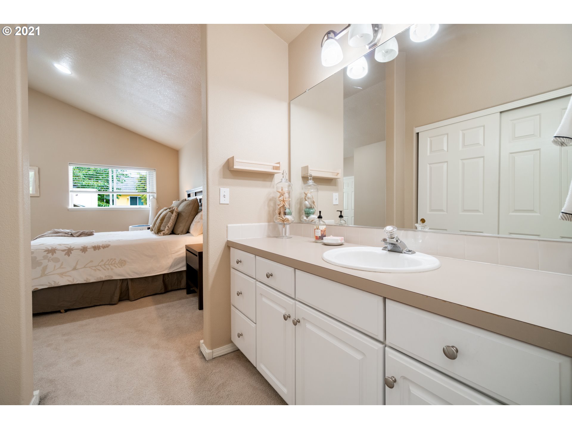 549 Southwest California Street Portland, OR 97219 - Photo 15 of 22 Gallery Image 15