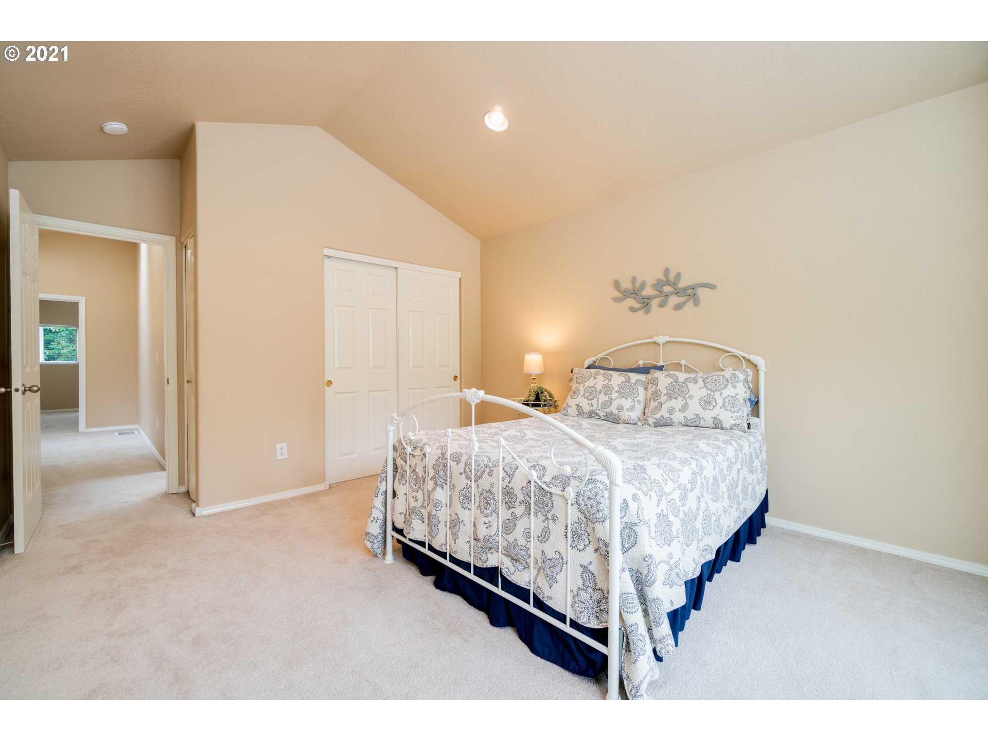 549 Southwest California Street Portland, OR 97219 - Photo 16 of 22 Gallery Image 16