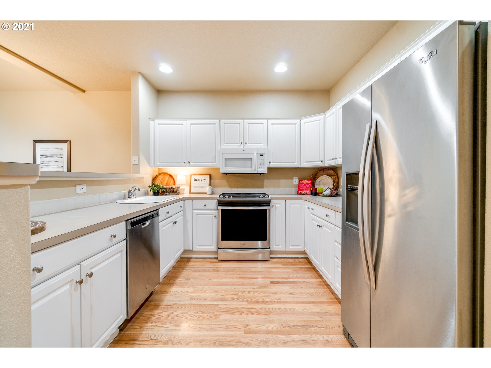 549 Southwest California Street Portland, OR 97219 - Photo 3 of 22 Gallery Image 3