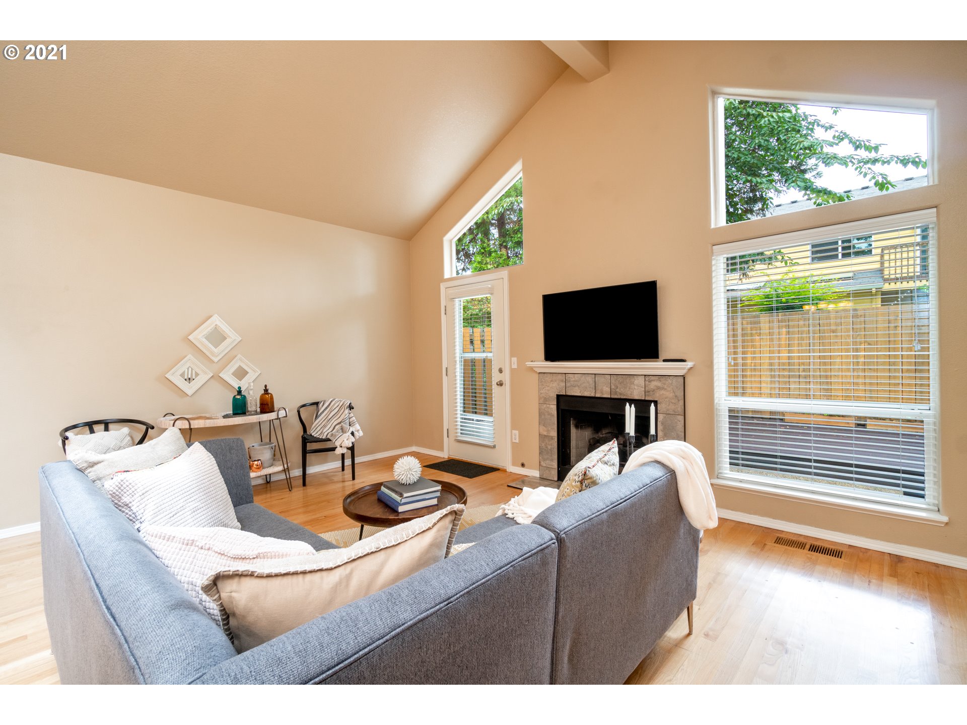 549 Southwest California Street Portland, OR 97219 - Photo 7 of 22 Gallery Image 7