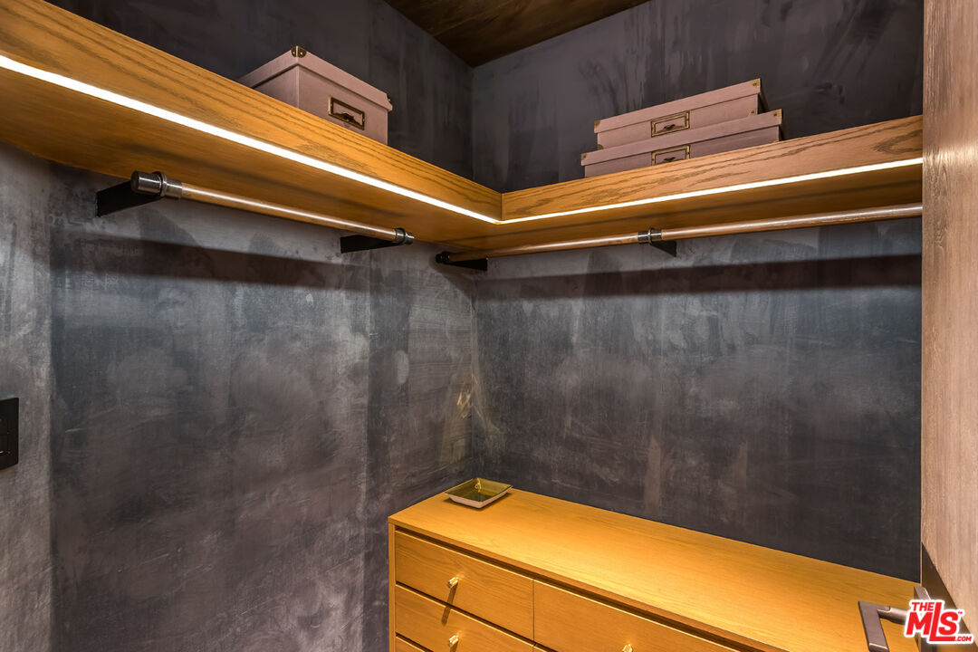 1707 Rising Glen Road Los Angeles, CA 90069 - Photo 46 of 54