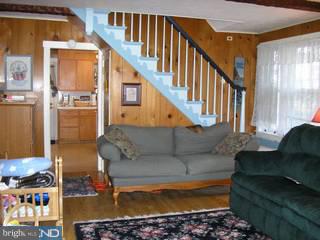 310 Lincoln Road Reading, PA 19606 - Photo 3 of 6 Gallery Image 3