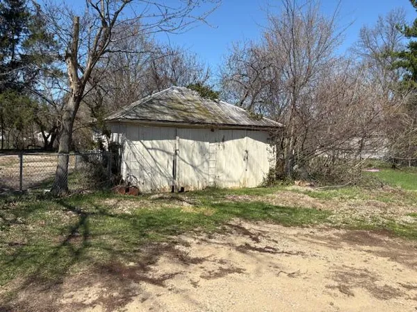 $249,900 | 608 West Michigan Avenue, Paw Paw, MI 49079