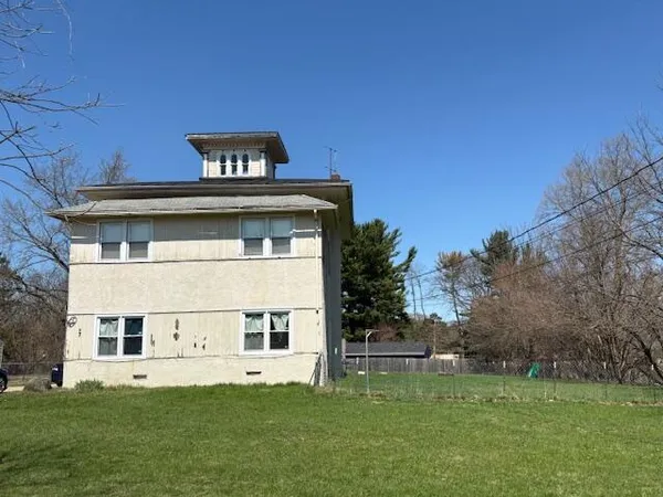$249,900 | 608 West Michigan Avenue, Paw Paw, MI 49079