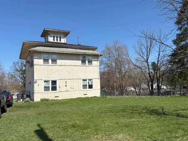 $249,900 | 608 West Michigan Avenue, Paw Paw, MI 49079