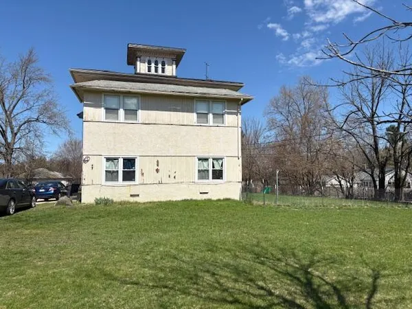 $249,900 | 608 West Michigan Avenue, Paw Paw, MI 49079