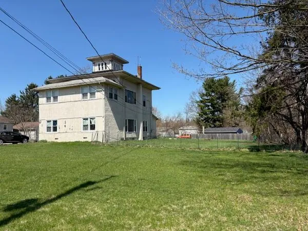 $249,900 | 608 West Michigan Avenue, Paw Paw, MI 49079