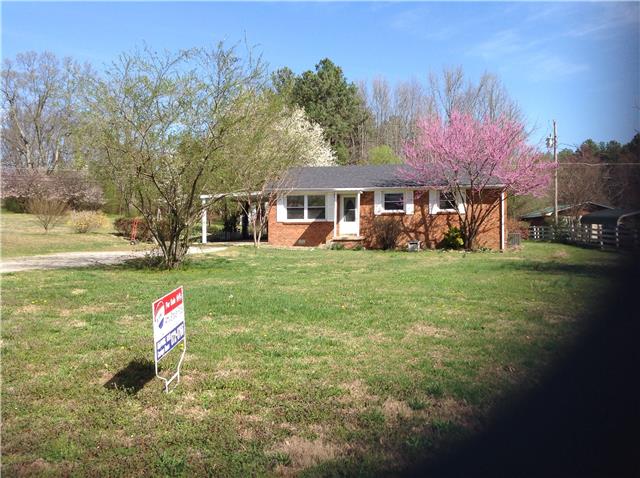821 Blue Road Dickson, TN 37055 - Photo 1 of 5 Front of house