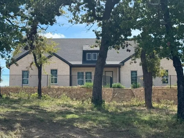 $578,800 | 121 Oak Grv Way, Springtown, TX 76082