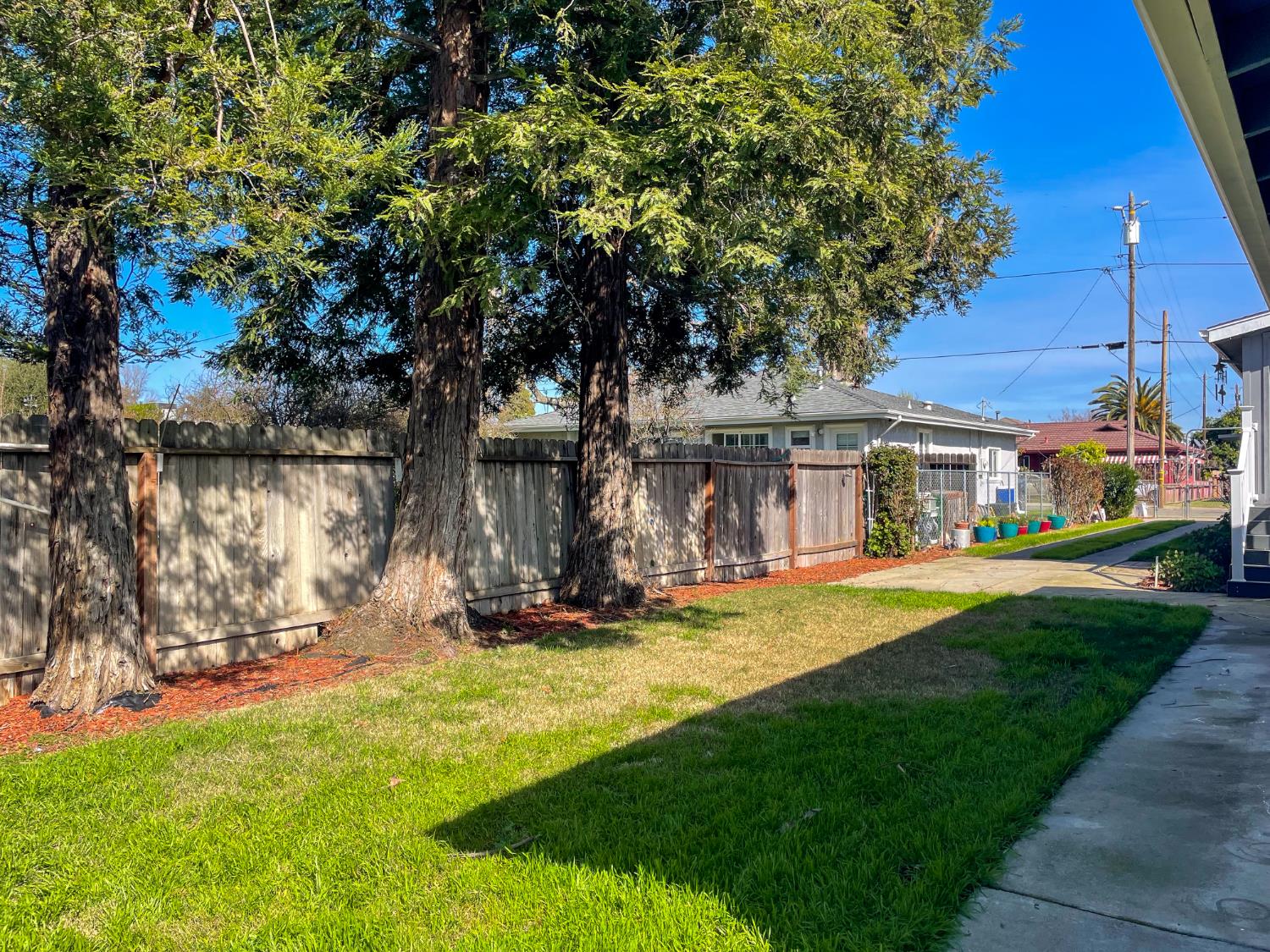 414 F Street Isleton, CA 95641 - Photo 15 of 49 a view of a house with swimming pool and sitting area