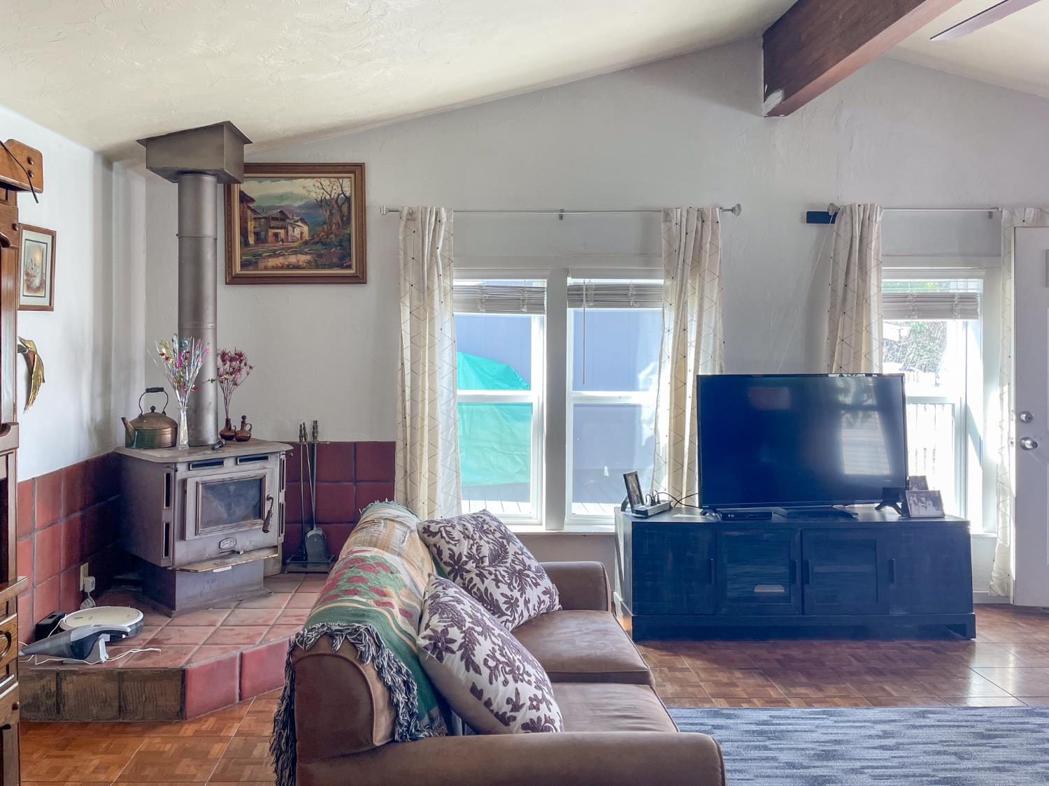 414 F Street Isleton, CA 95641 - Photo 21 of 49 a living room with furniture and a flat screen tv