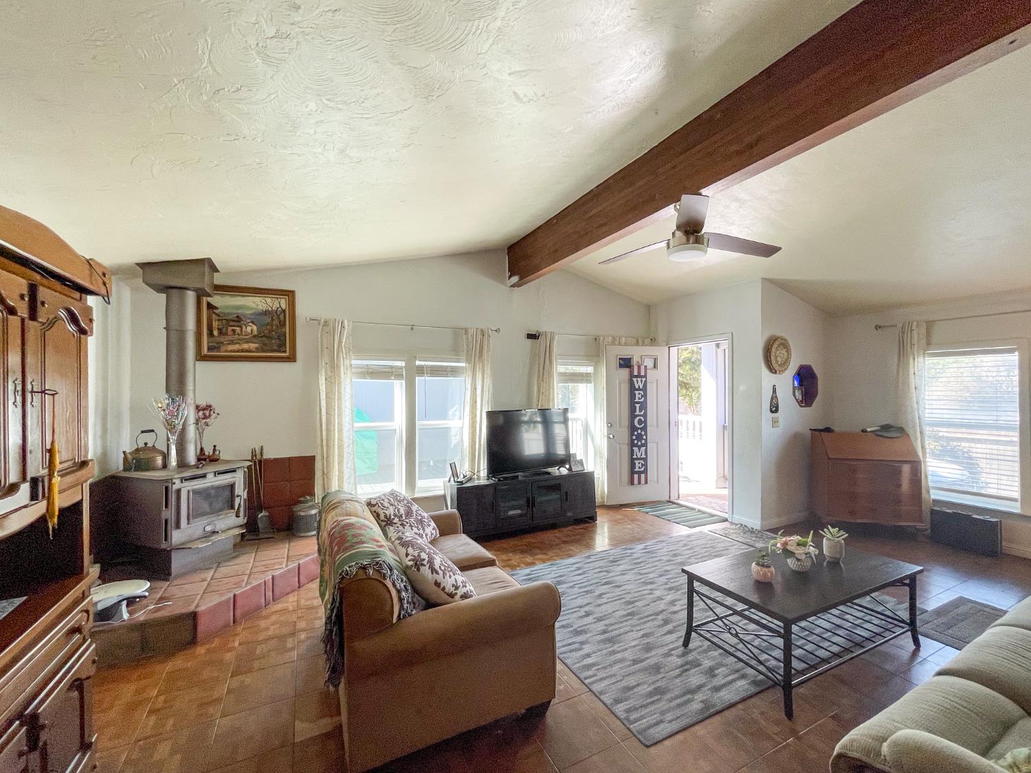 414 F Street Isleton, CA 95641 - Photo 22 of 49 a living room with furniture window and a table