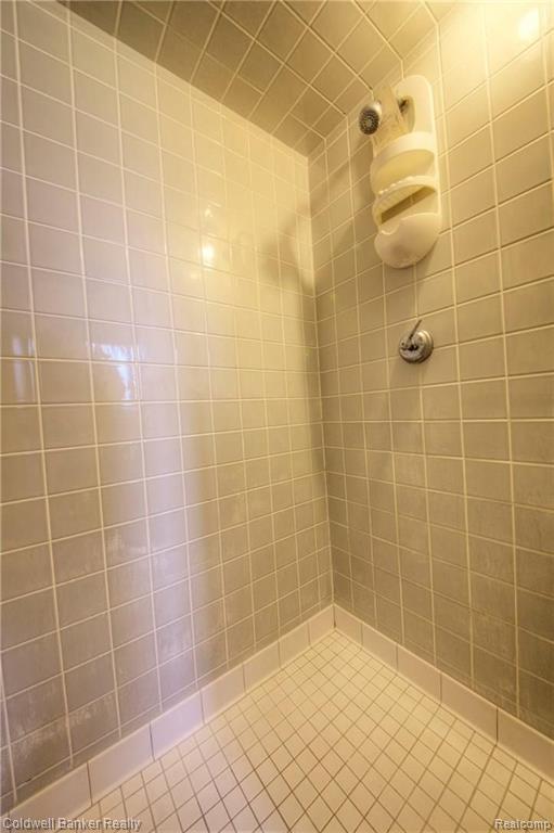 28341 Farmington Road Farmington Hills, MI 48334 - Photo 23 of 35