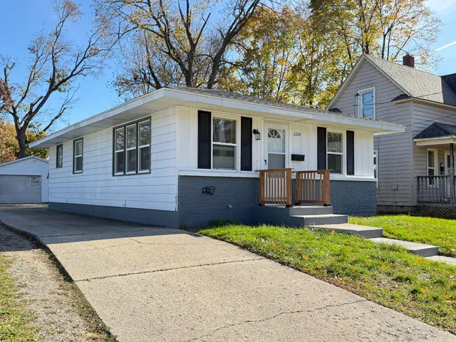 $285,000 | 2224 Berwyn Avenue Southwest, Wyoming, MI 49519