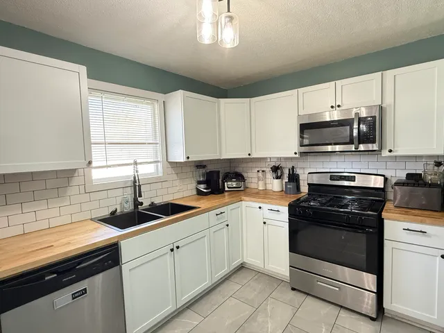 $285,000 | 2224 Berwyn Avenue Southwest, Wyoming, MI 49519