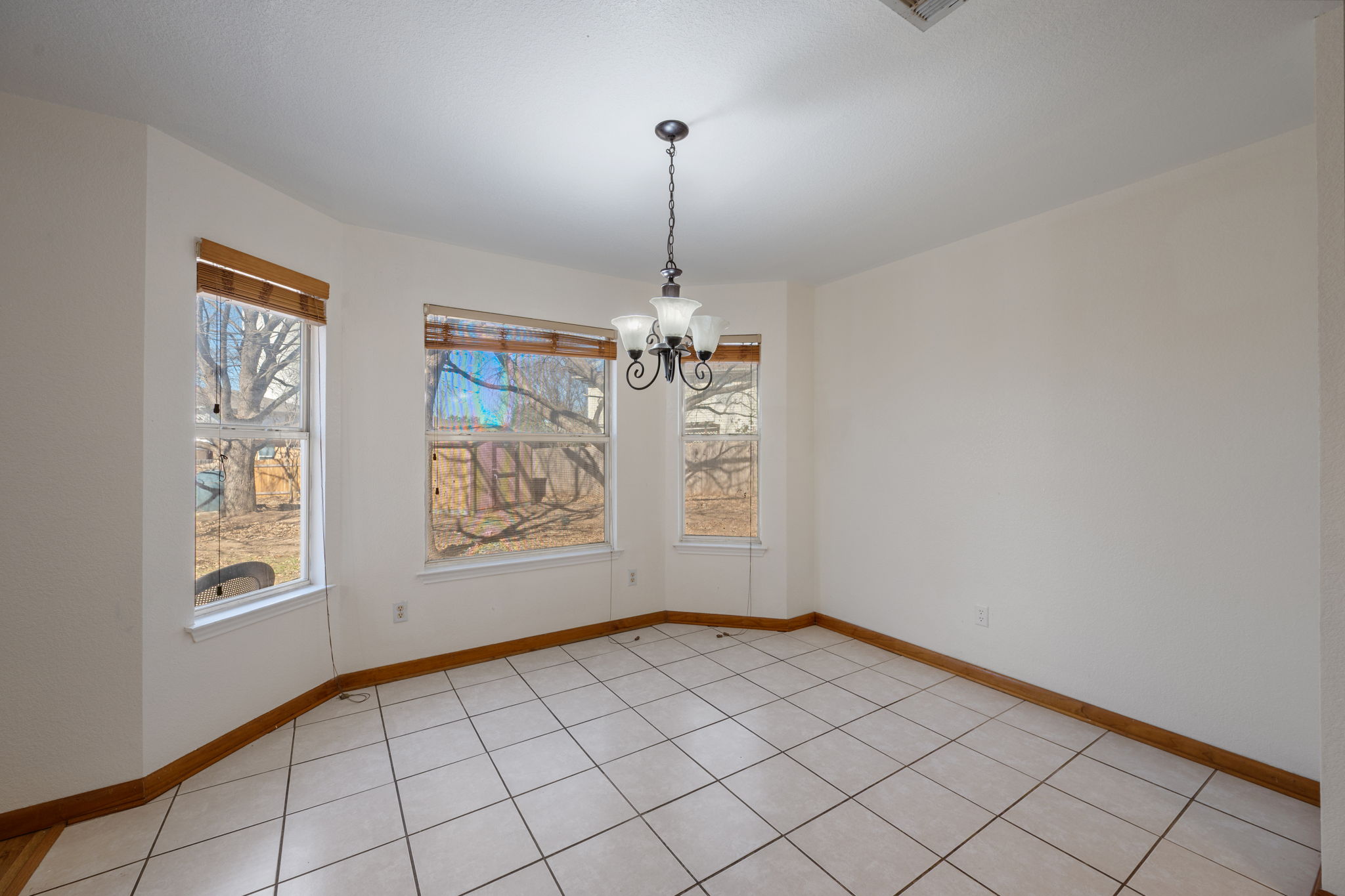 1402 Quicksilver Circle Round Rock, TX 78665 - Photo 16 of 39