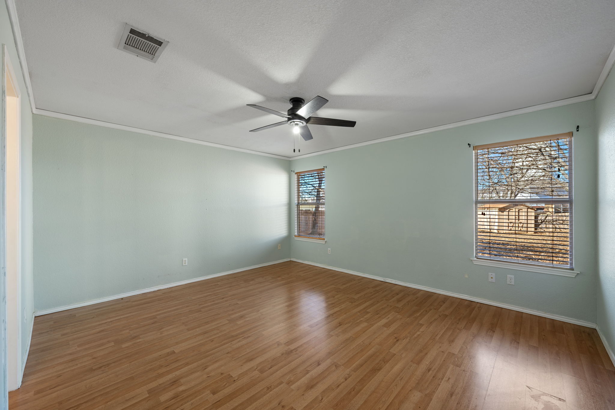 1402 Quicksilver Circle Round Rock, TX 78665 - Photo 19 of 39