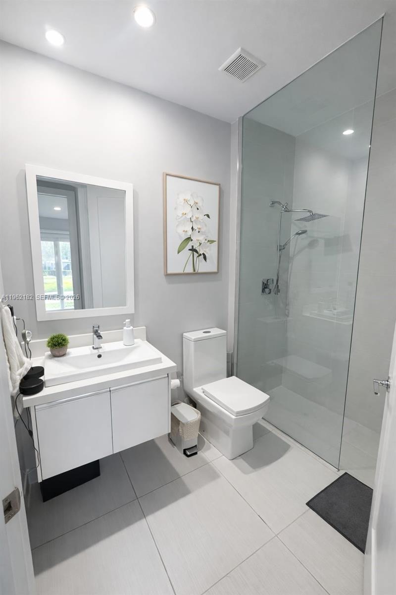 10565 Northwest 64th Way Doral, FL 33178 - Photo 18 of 26