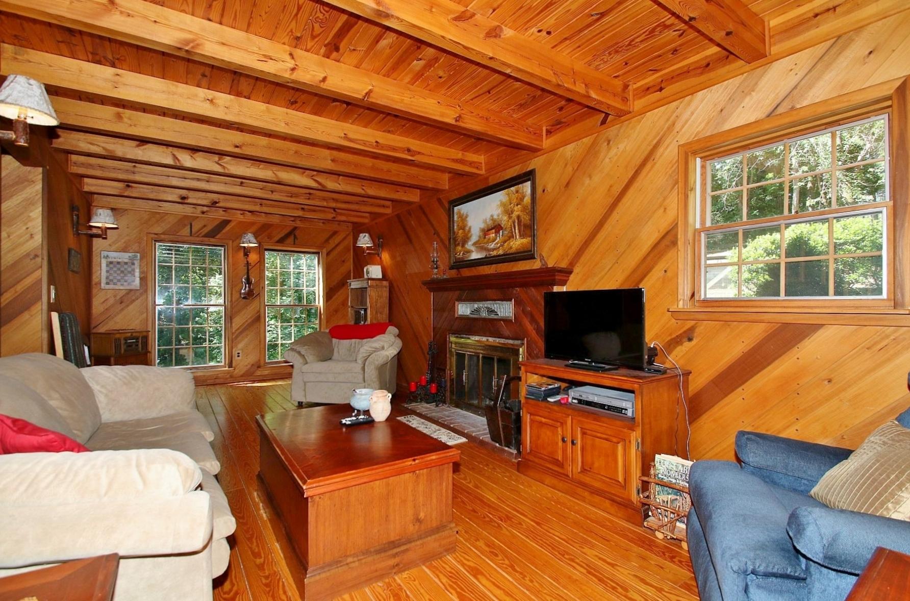 4050 Bonbrook Mill Road Boones Mill, VA 24065 - Photo 13 of 69 Living Room