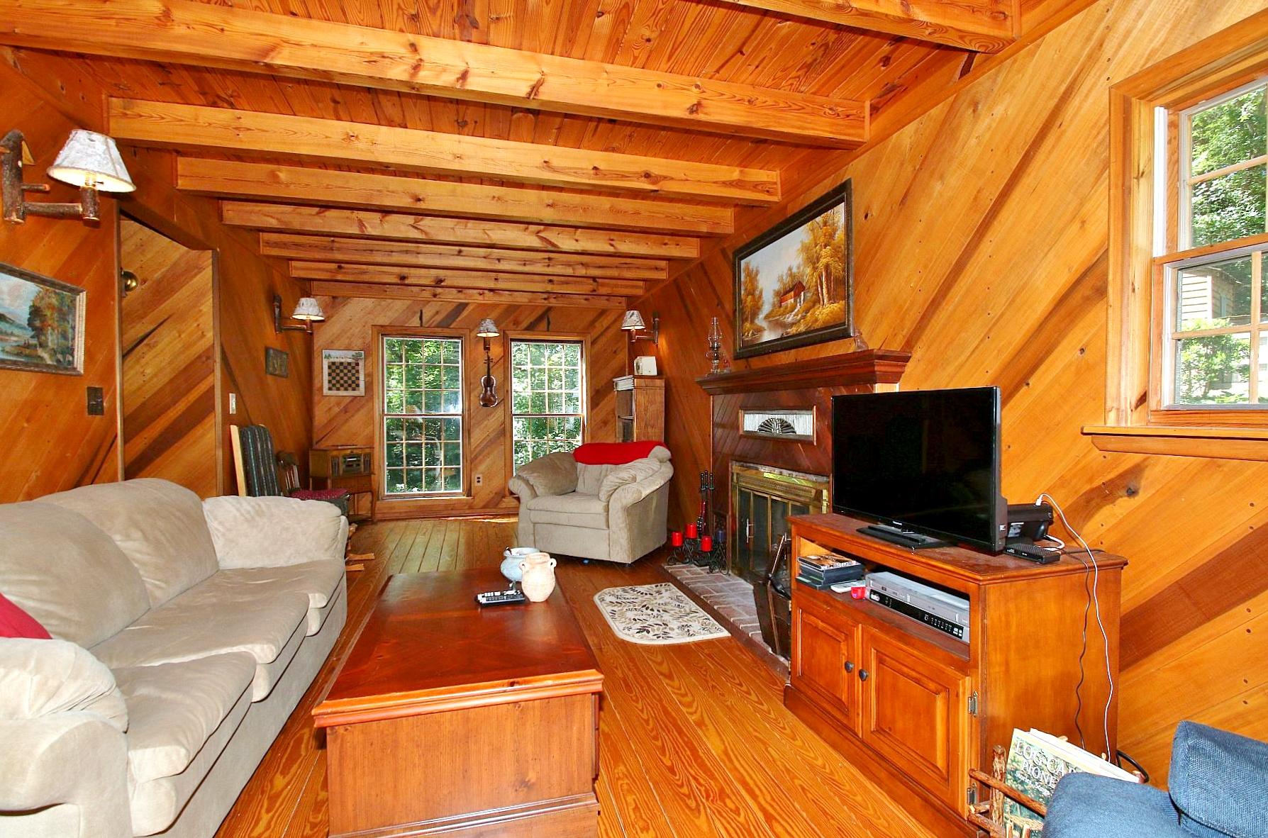 4050 Bonbrook Mill Road Boones Mill, VA 24065 - Photo 14 of 69 Living Room