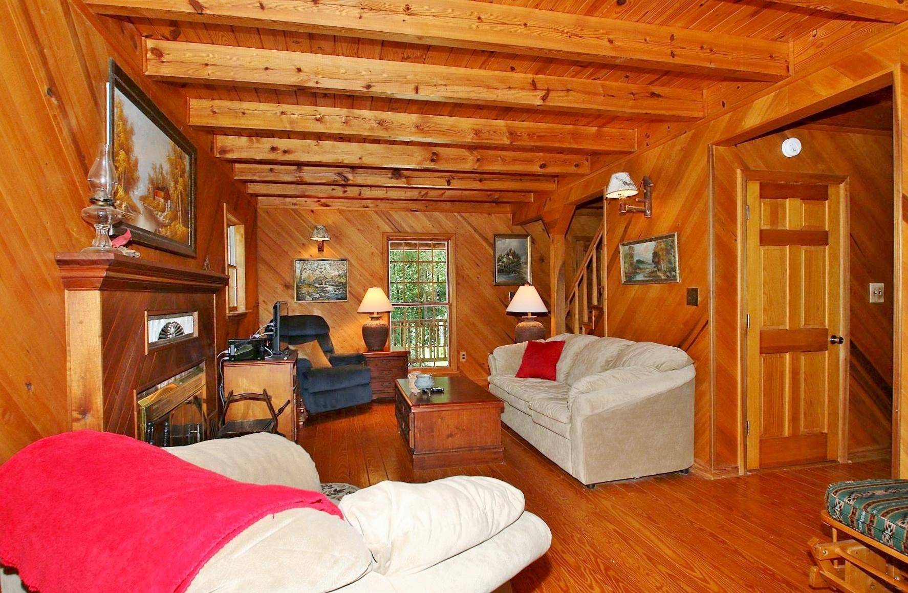 4050 Bonbrook Mill Road Boones Mill, VA 24065 - Photo 16 of 69 Living Room