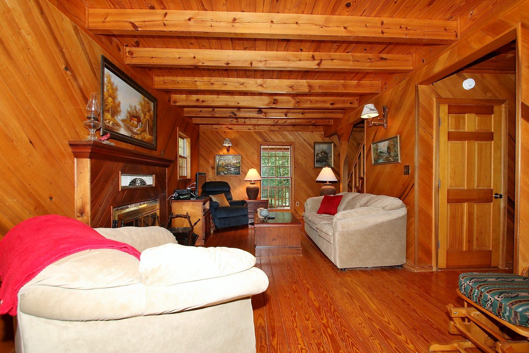 4050 Bonbrook Mill Road Boones Mill, VA 24065 - Photo 17 of 69 Living Room