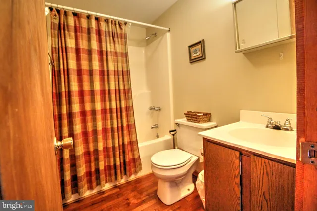 $339,000 | 198 Hood's Point Road, Basye, VA 22810