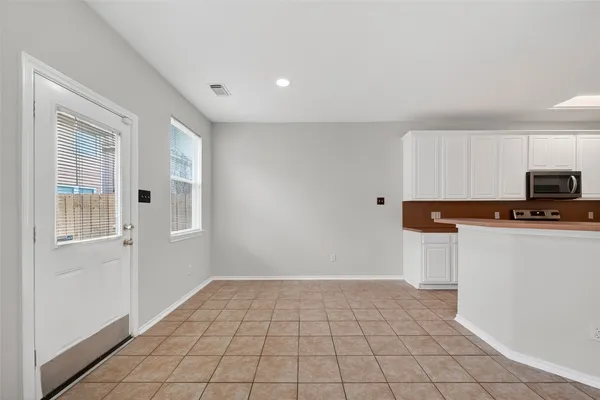 $1,900 | 16623 Newglen Lane, Houston, TX 77084