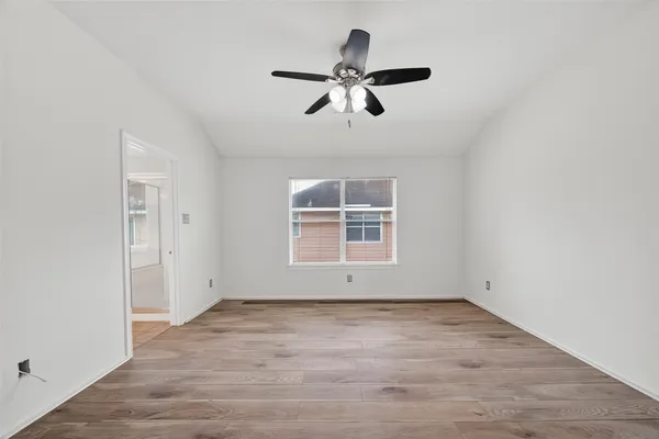 $1,900 | 16623 Newglen Lane, Houston, TX 77084