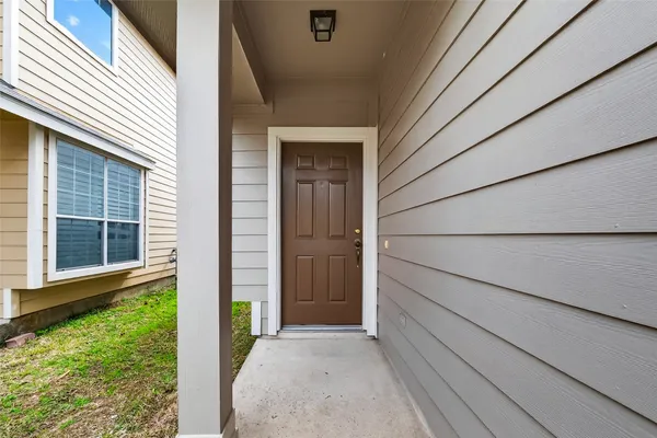 $1,900 | 16623 Newglen Lane, Houston, TX 77084