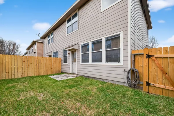 $1,900 | 16623 Newglen Lane, Houston, TX 77084