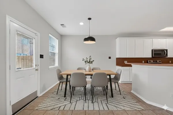 $1,900 | 16623 Newglen Lane, Houston, TX 77084