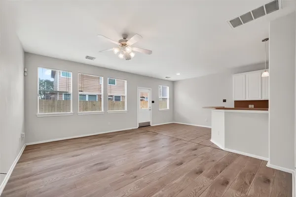 $1,900 | 16623 Newglen Lane, Houston, TX 77084