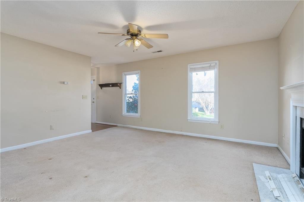 3308 Timberwolf Avenue High Point, NC 27265 - Photo 7 of 30 Living Rm