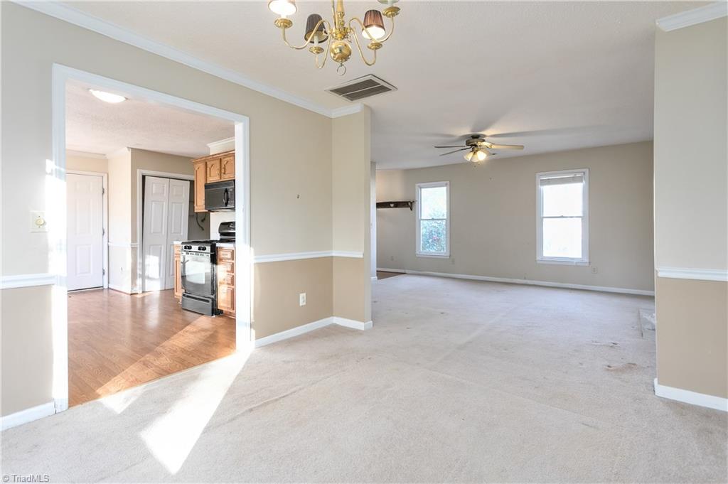 3308 Timberwolf Avenue High Point, NC 27265 - Photo 10 of 30 Dining Rm