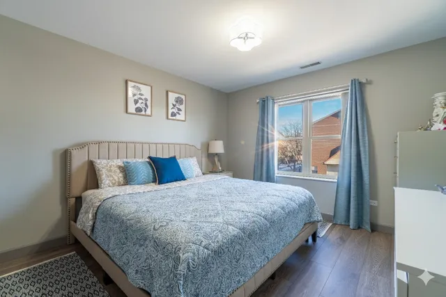 $349,900 | 100 Bokelman Street, Unit 325, Roselle, IL 60172