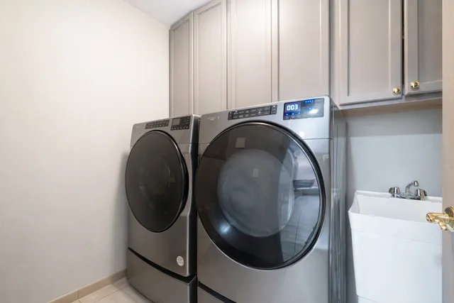 $349,900 | 100 Bokelman Street, Unit 325, Roselle, IL 60172