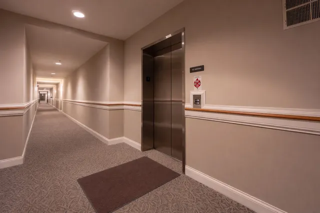 $349,900 | 100 Bokelman Street, Unit 325, Roselle, IL 60172