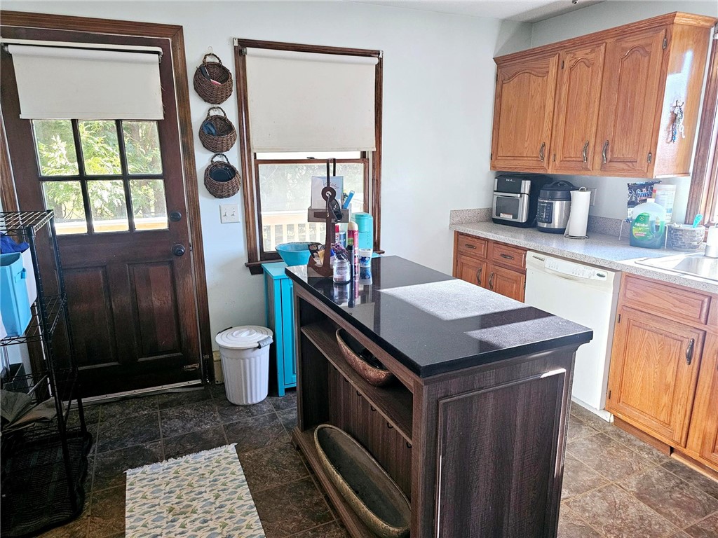 18 Brookside Road Westerly, RI 02891 - Photo 3 of 23