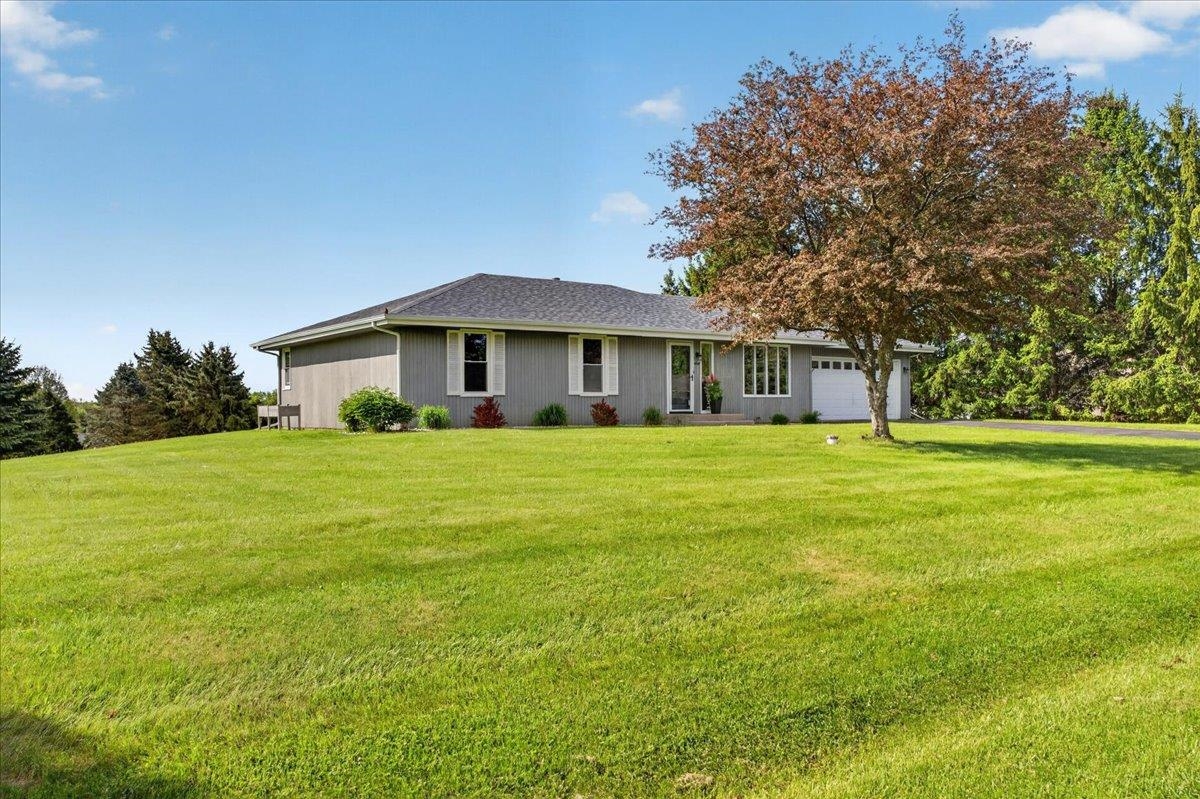 6137 Upper Ridge Way Roscoe, IL 61073 - Photo 3 of 48
