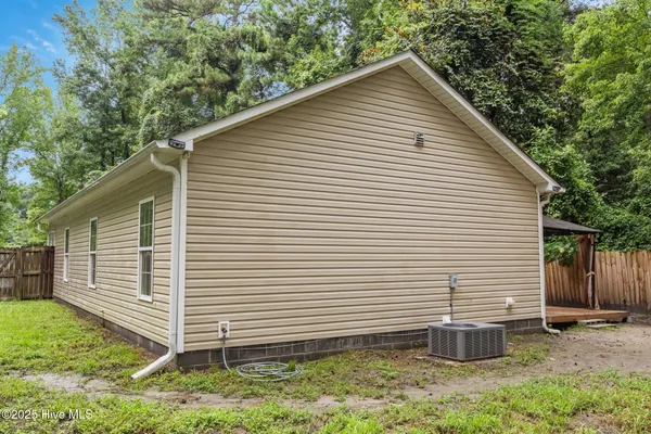 $1,550 | 1624 Hargett Street, Jacksonville, NC 28540