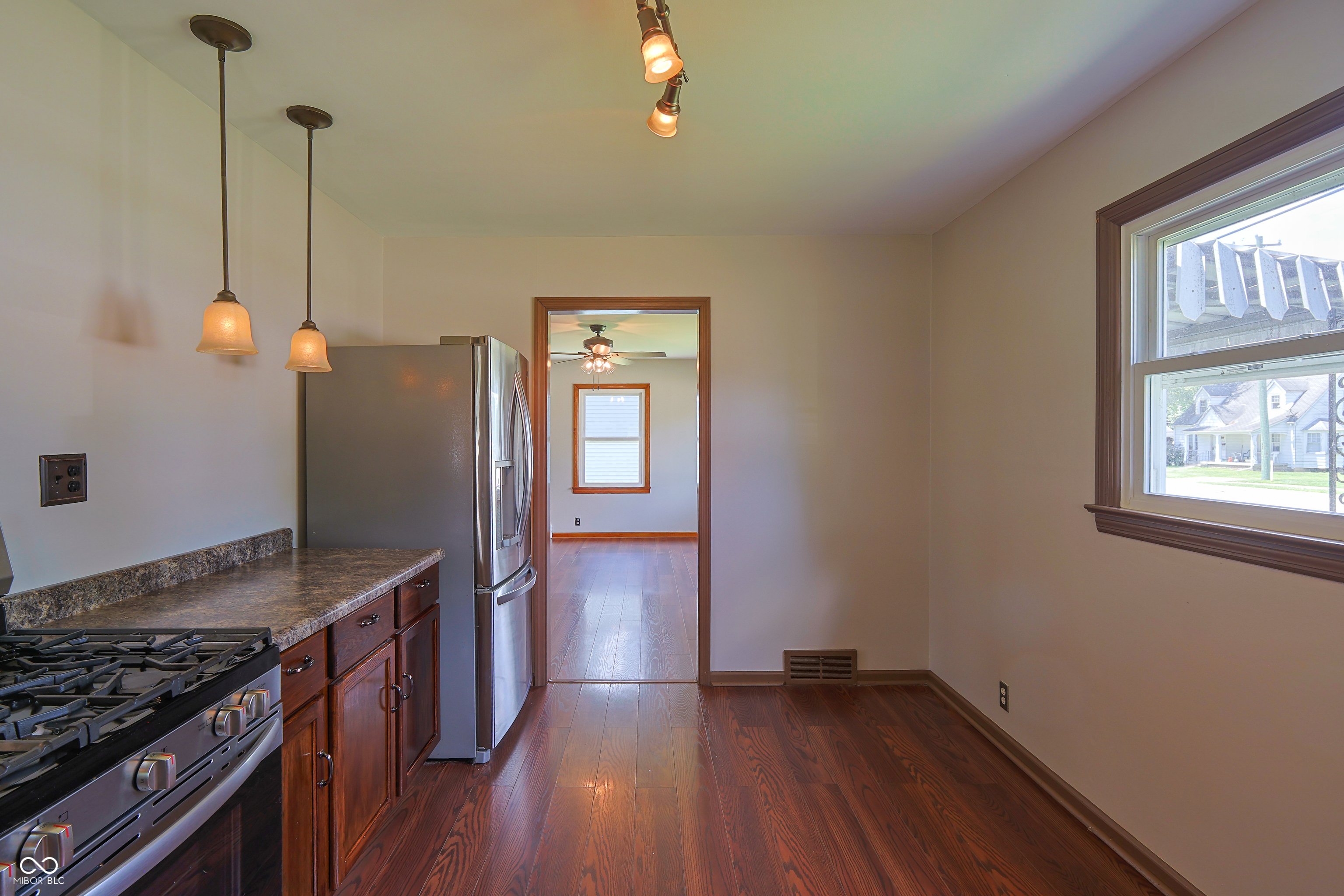 2341 Indiana Avenue Columbus, IN 47201 - Photo 14 of 35