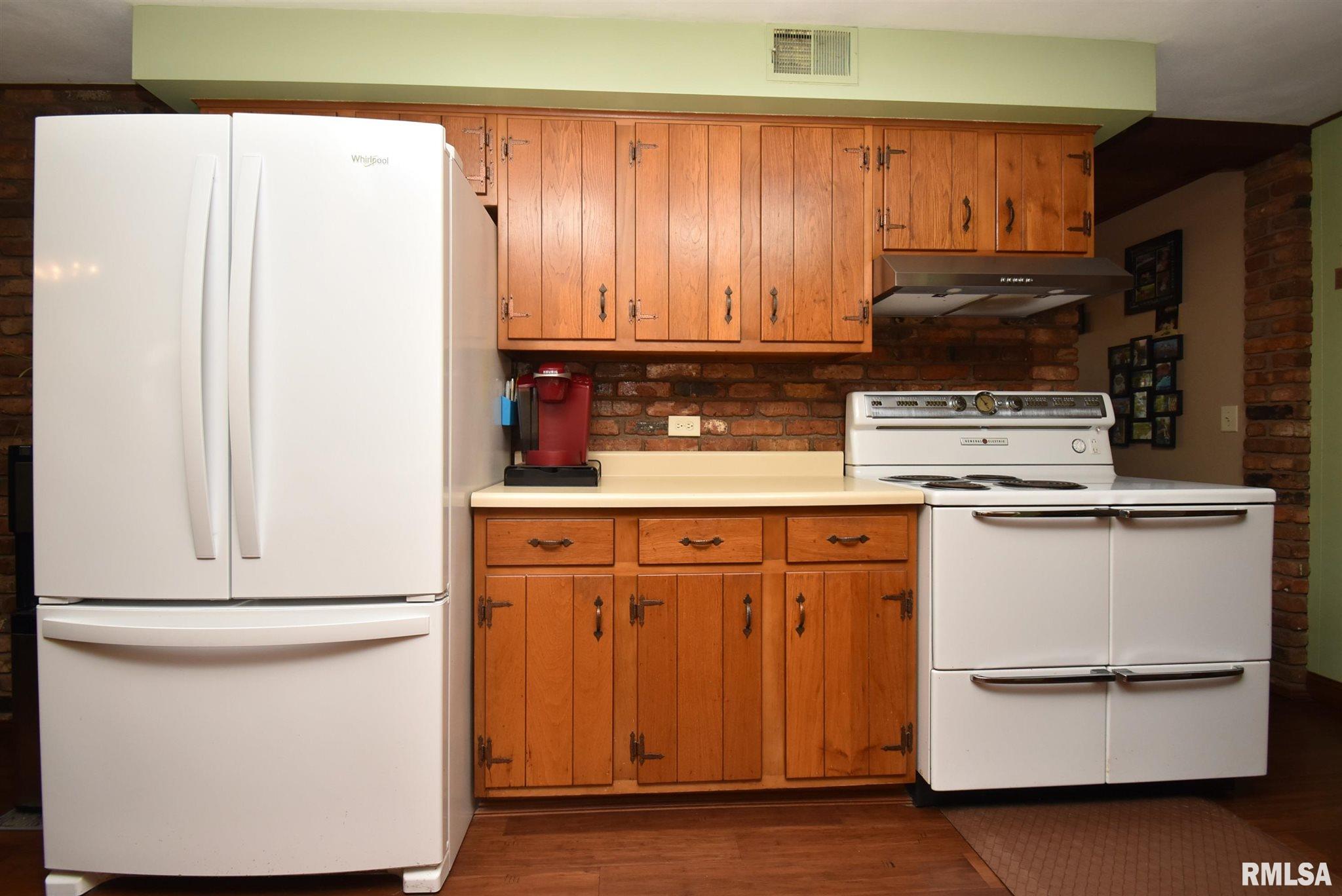10216 Hickory Road Tremont, IL 61568 - Photo 15 of 50