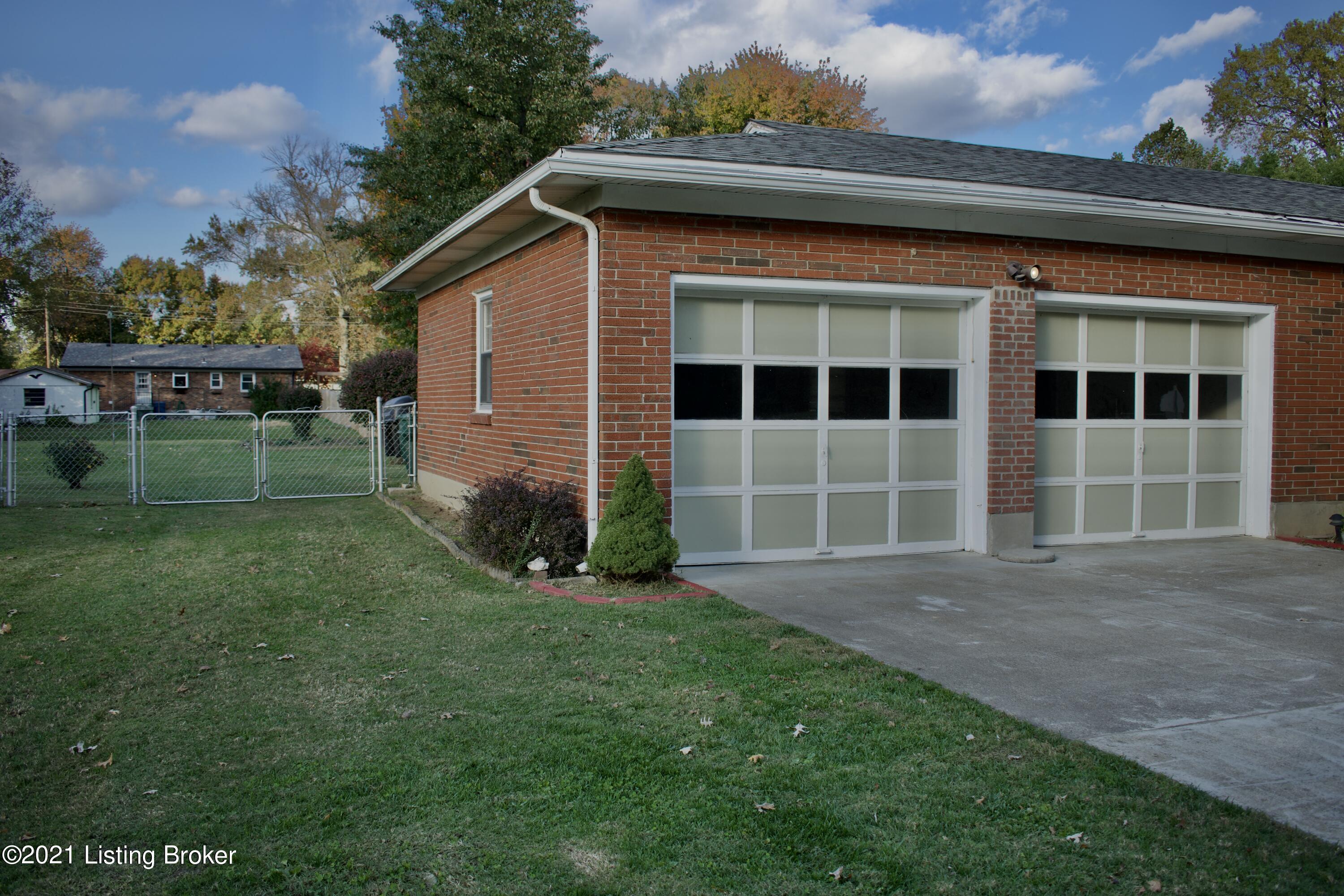 4007 Fern Valley Road Louisville, KY 40219 - Photo 31 of 39 DSC_0261
