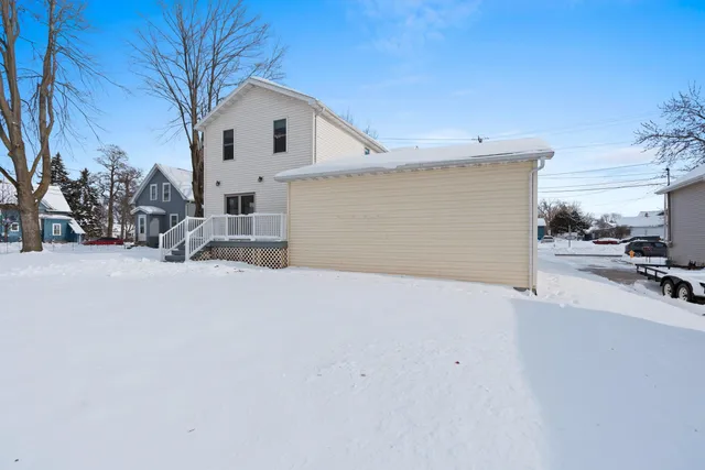 $319,900 | 210 River Street, Neenah, WI 54956