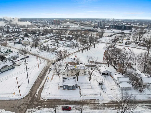 $319,900 | 210 River Street, Neenah, WI 54956